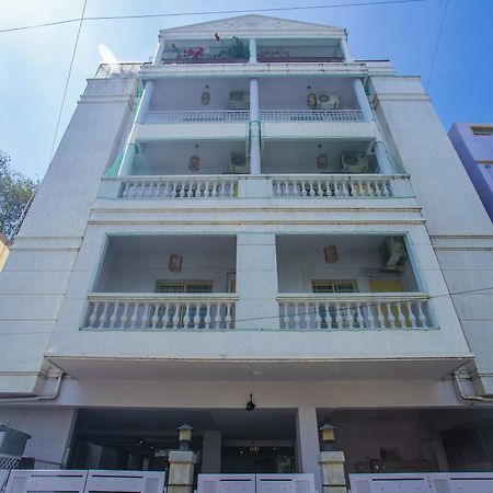 Oyo 23360 White Bricks Inn 班加罗尔 外观 照片